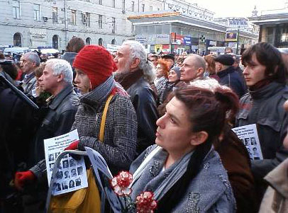 Митинг, посвященный памяти убитой журналистки "Новой газеты" Анны Политковской. Москва, Чистопрудный будьвар, 7 октября 2009 года. Фото "Кавказского Узла"