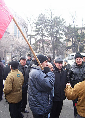 Акция протеста перед зданием КС, организованная АРФД, 12 января 2010 года. Фото "Кавказского Узла"