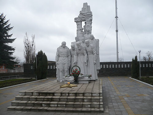 Северная Осетия, Правобережный район, с. Хумалаг. Памятник односельчанам, погибшим в Великой Отечественной войне. Фото "Кавказского Узла"