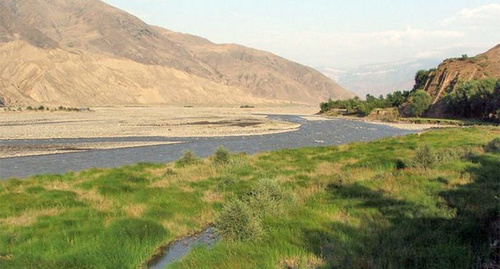 Река Самур. Фото: Picasaweb, http://www.interpretermag.com/water-dispute-between-azerbaijan-and-daghestan-taking-on-ethnic-dimension/