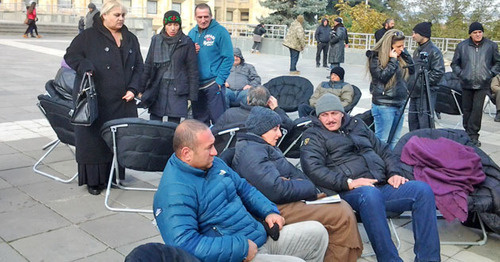 Голодовка представителей "Альянса патриотов". Тбилиси, 19 ноября 2015 г. Фото Беслана Кмузова для "Кавказского узла"