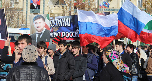 Студенты одного из грозненских техникумов во время митинга. Грозный, 4 ноября 2015 г. Фото Магомеда Магомедова для "Кавказского узла"