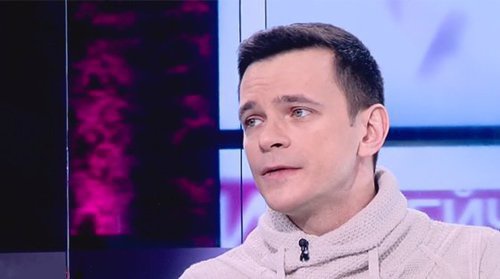 Илья Яшин.  Стоп-кадр видео https://tvrain.ru/teleshow/vechernee_shou/yashin-402108/