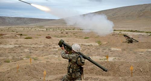 Военнослужащие азербайджанской арми 
 на стрельбах. Фото https://mod.gov.az/ru/foto-arhiv-045/