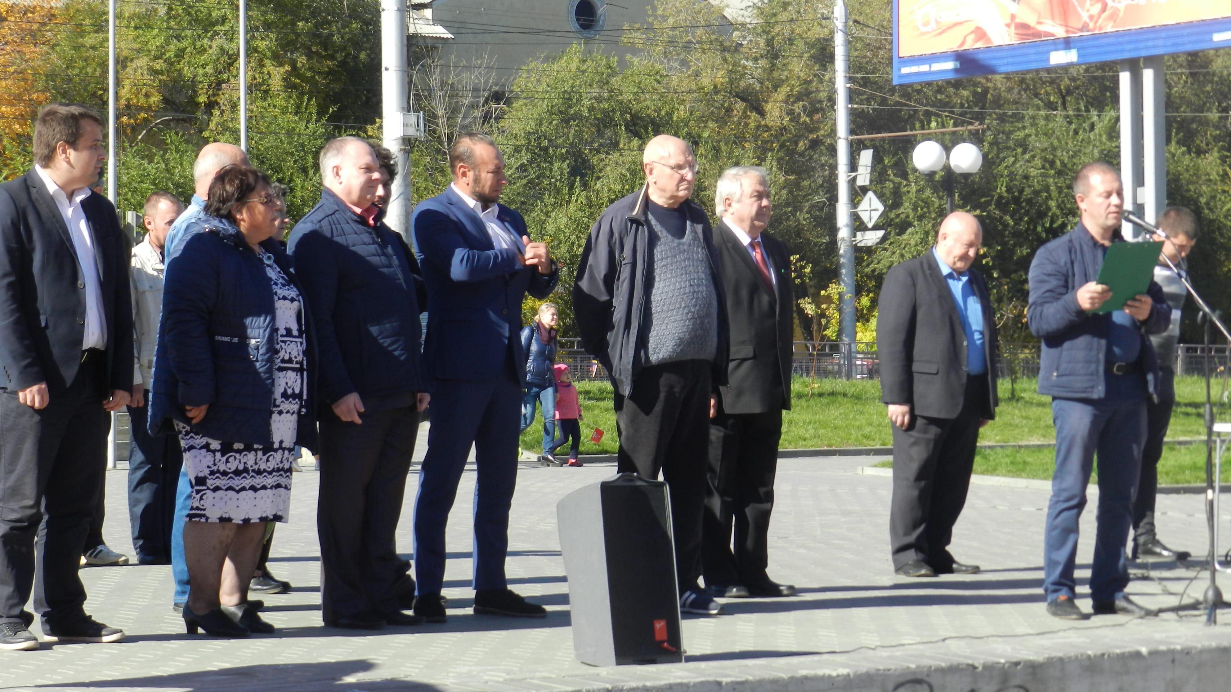 Митинг против отмены троллейбусного маршрута в Кировском районе. Волгоград, 13 октября 2018 года. Фото Татьяны Филимоновой для "Кавказского узла"