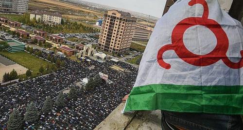 Участники протестов на площади в Магасе. Фото предоставлено Якубом Гогиевым