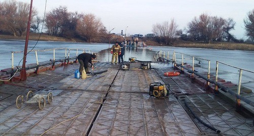 Подтопление понтонной переправы в Красноярском районе. Фото ГУ МЧС по Астраханской области https://30.mchs.gov.ru/deyatelnost/press-centr/operativnaya-informaciya/4403178