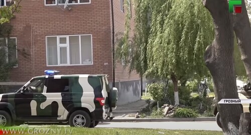 Полицейская машина в Грозном. Стоп-кадр из видео на канале ЧГТРК "Грозный" https://www.youtube.com/watch?v=rBL-u2jTFcQ