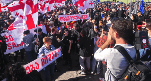 Участники митинга в Рустави. Фото Беслана Кмузова для "Кавказского узла"