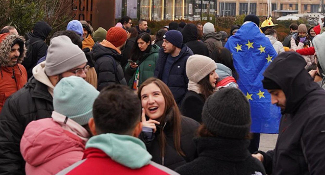 Участники акции протеста в Тбилиси. 27 декабря 2025 г. Фото: Телеграм-канал https://t.me/Tbilisi_life