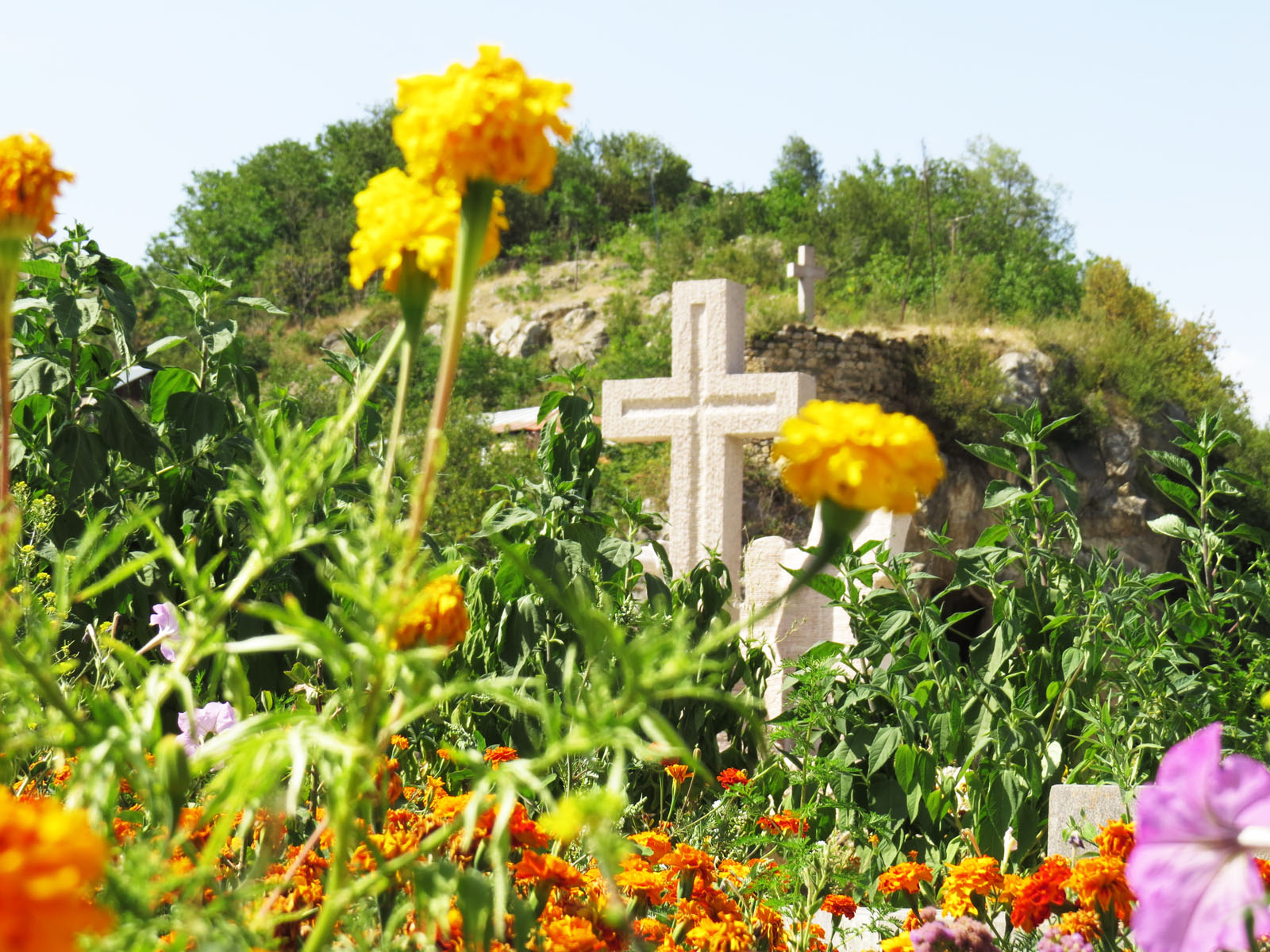 Крест. Мемориальное комплекс в с.Аветараноц Аскеранского района.